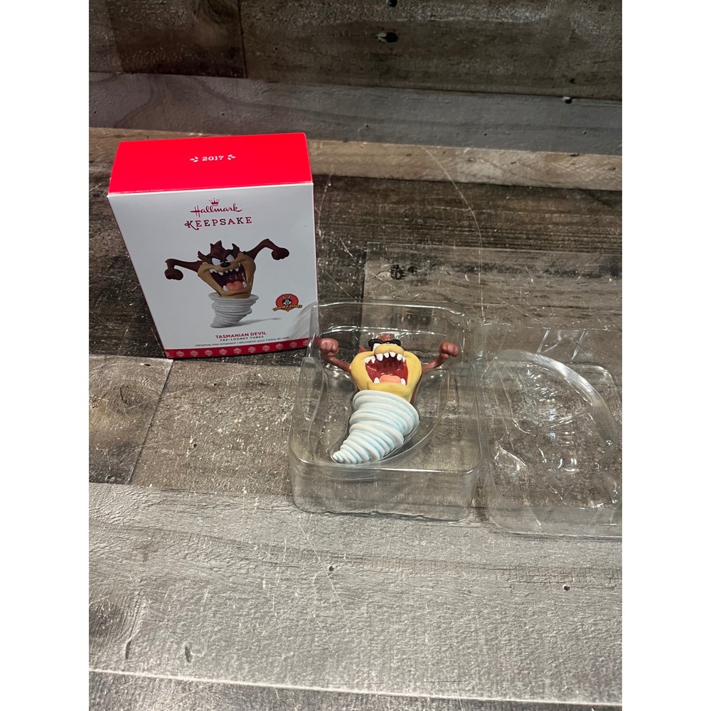 Hallmark Keepsake 2017 Looney Tunes Tasmanian Devil Taz Porcelain Ornament Boxed